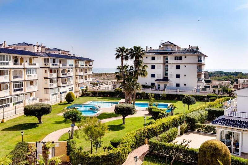 Apartamento Cerca De La Playa La Mata لا ماتا المظهر الخارجي الصورة