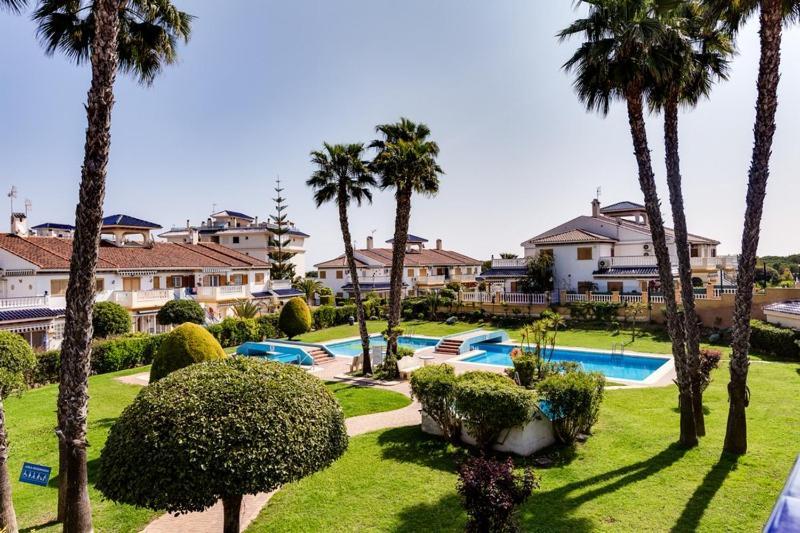 Apartamento Cerca De La Playa La Mata لا ماتا المظهر الخارجي الصورة